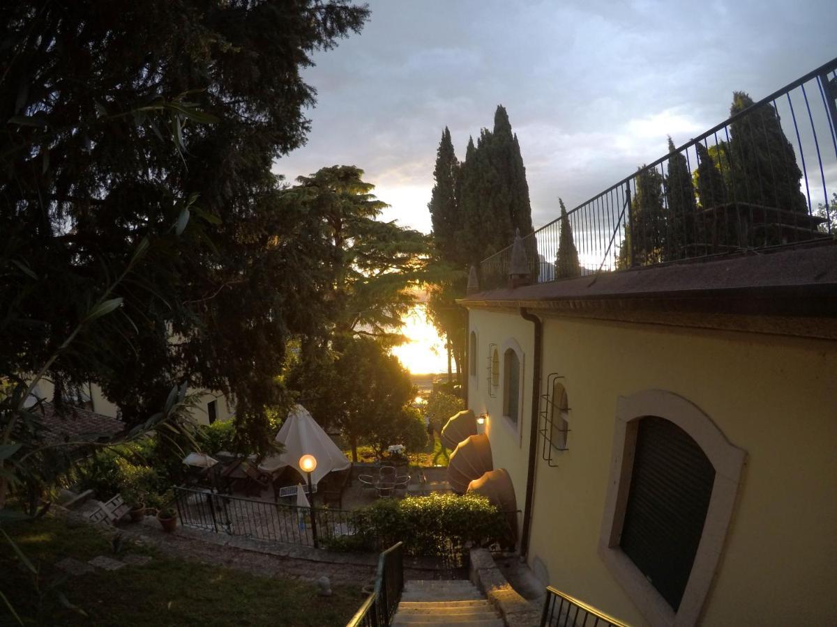Villa Corteolivo Rooms Торрі-дель-Бенако Екстер'єр фото